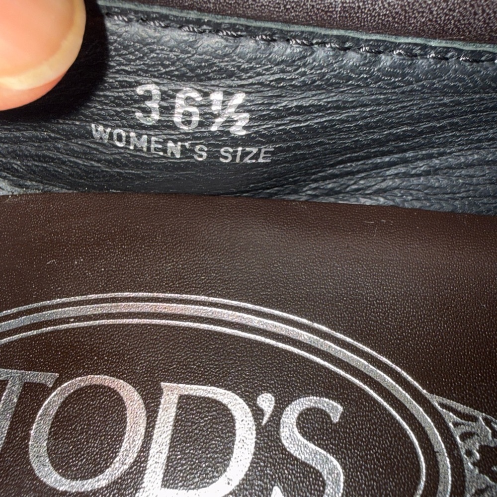 Size 36.5 EU - Tod’s (Italy) Round Toe Brown Embossed Flat Shoe, No Box, Flawed - Picture 8 of 10